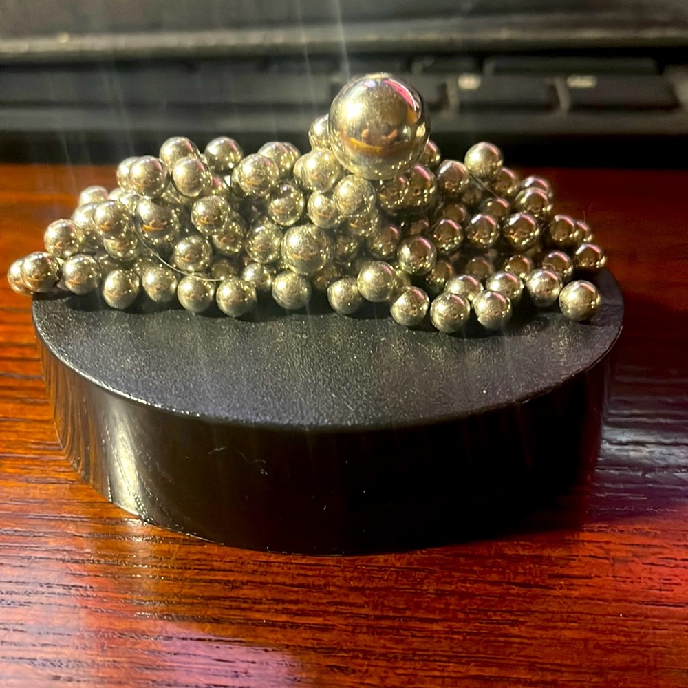 Magnetic gadget